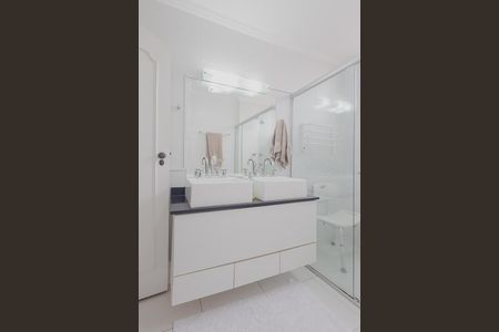 Apartamento à venda com 258m², 4 quartos e 2 vagasBanheiro da Suíte 1