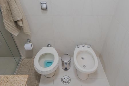 Apartamento à venda com 258m², 4 quartos e 2 vagasBanheiro
