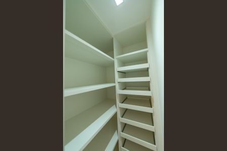 Apartamento para alugar com 85m², 2 quartos e 2 vagasCloset da Suíte