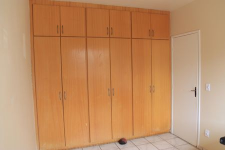 Quarto 01 de apartamento para alugar com 2 quartos, 65m² em Alto da Glória, Goiânia