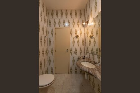 Casa à venda com 280m², 4 quartos e 4 vagasBanheiro Suíte