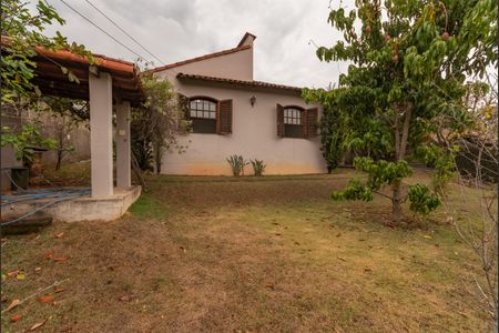 Casa à venda com 280m², 4 quartos e 4 vagasEntrada