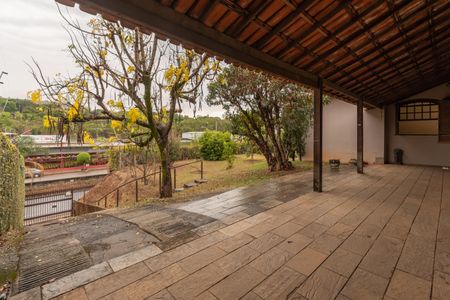 Casa à venda com 280m², 4 quartos e 4 vagasVaranda