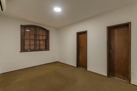 Casa à venda com 280m², 4 quartos e 4 vagasSuíte