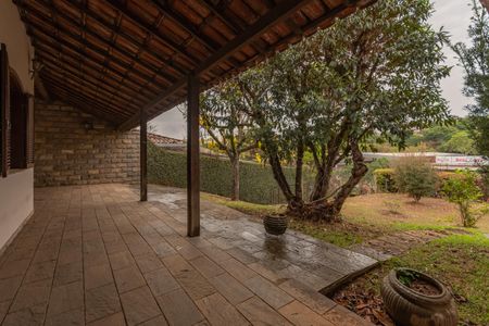 Casa à venda com 280m², 4 quartos e 4 vagasVaranda