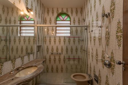 Casa à venda com 280m², 4 quartos e 4 vagasBanheiro Suíte