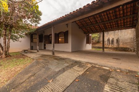 Casa à venda com 280m², 4 quartos e 4 vagasEntrada