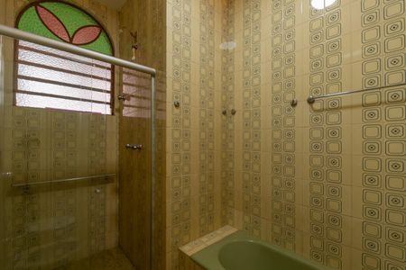 Casa à venda com 280m², 4 quartos e 4 vagasBanheiro Social