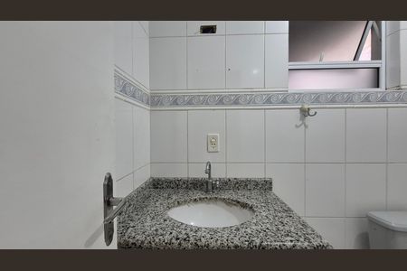 Apartamento para alugar com 94m², 3 quartos e 1 vaga Apartamento para alugar com 94m², 3 quartos e 1 vagaBanheiro social