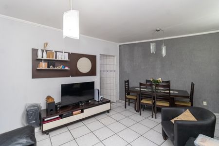 Casa à venda com 151m², 2 quartos e sem vaga Casa à venda com 151m², 2 quartos e sem vagaSala