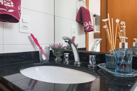 Apartamento à venda com 85m², 3 quartos e 2 vagas Apartamento à venda com 85m², 3 quartos e 2 vagasBanheiro da Suíte