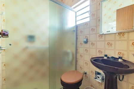 Casa à venda com 178m², 3 quartos e 2 vagasBanheiro