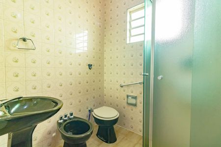 Casa à venda com 178m², 3 quartos e 2 vagasBanheiro 2