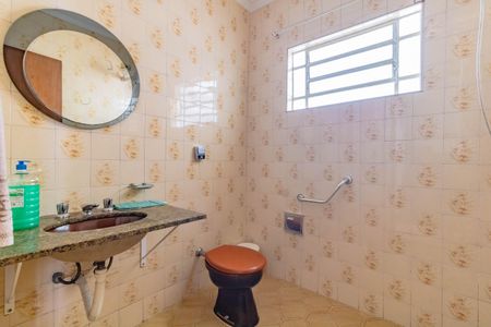 Casa à venda com 178m², 3 quartos e 2 vagasBanheiro 3