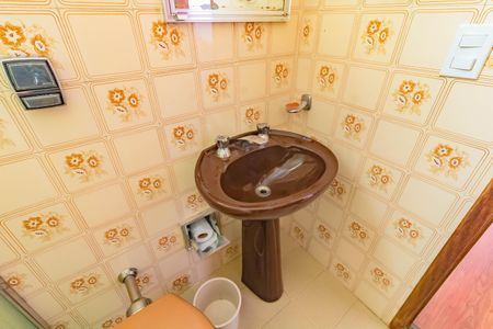 Casa à venda com 178m², 3 quartos e 2 vagasBanheiro