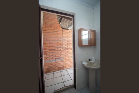 Casa para alugar com 140m², 3 quartos e 1 vaga Casa para alugar com 140m², 3 quartos e 1 vagaBanheiro da Churrasqueira