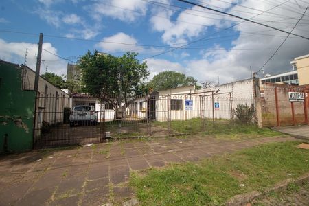 Casa para alugar com 140m², 3 quartos e 1 vaga Casa para alugar com 140m², 3 quartos e 1 vagaFachada