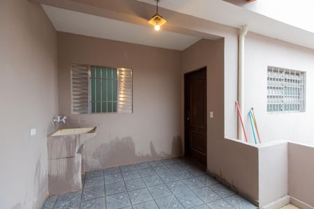 Casa para alugar com 60m², 2 quartos e 1 vaga Casa para alugar com 60m², 2 quartos e 1 vagaÁrea de Serviço