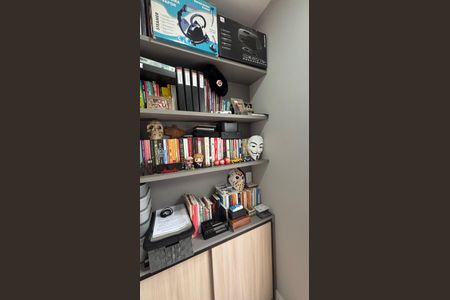 Casa à venda com 104m², 2 quartos e 2 vagasEscritório