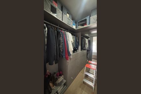 Casa à venda com 104m², 2 quartos e 2 vagasCloset da Suíte