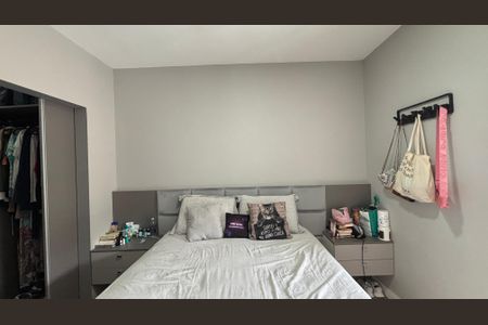 Casa à venda com 104m², 2 quartos e 2 vagasSuite 