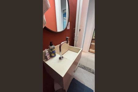 Casa à venda com 104m², 2 quartos e 2 vagasLavabo