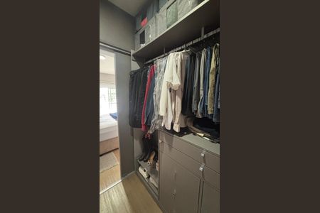 Casa à venda com 104m², 2 quartos e 2 vagasCloset da Suíte