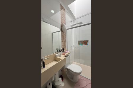 Casa à venda com 104m², 2 quartos e 2 vagasBanheiro