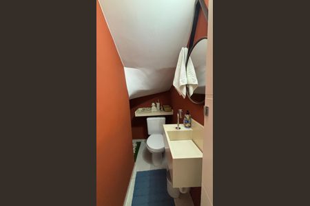 Casa à venda com 104m², 2 quartos e 2 vagasLavabo