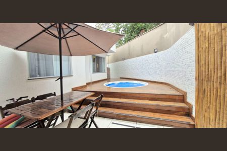 Casa à venda com 194m², 3 quartos e 4 vagas