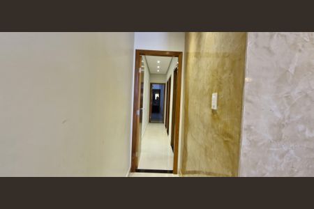 Casa à venda com 194m², 3 quartos e 4 vagas