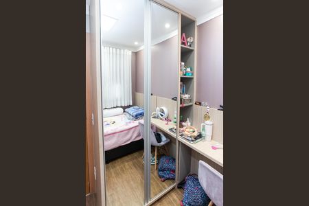 Apartamento à venda com 97m², 3 quartos e 2 vagasQuarto 2