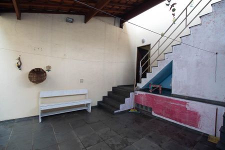 Casa à venda com 240m², 2 quartos e 2 vagasQuintal