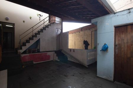 Casa à venda com 240m², 2 quartos e 2 vagasQuintal