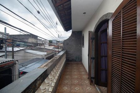 Casa à venda com 240m², 2 quartos e 2 vagasVaranda 
