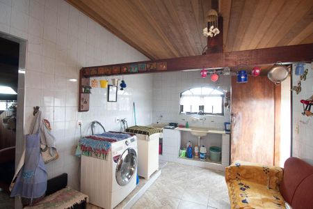 Casa à venda com 240m², 2 quartos e 2 vagasÁrea de Serviço 1