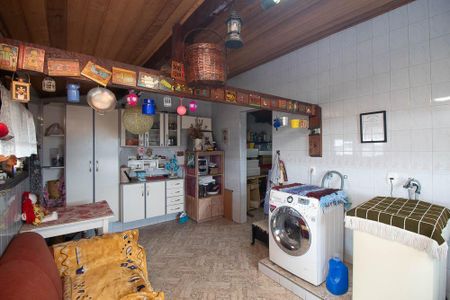 Casa à venda com 240m², 2 quartos e 2 vagasÁrea de Serviço 1