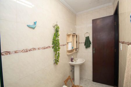 Casa à venda com 240m², 2 quartos e 2 vagasBanheiro da Suíte 1