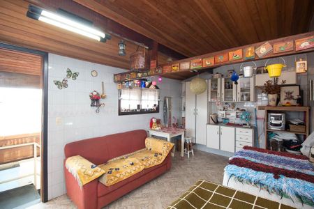 Casa à venda com 240m², 2 quartos e 2 vagasÁrea de Serviço 1