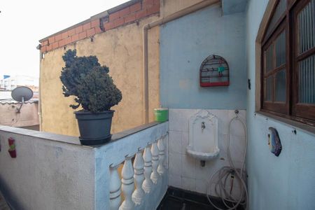 Casa à venda com 240m², 2 quartos e 2 vagasQuintal