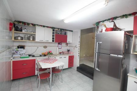 Casa à venda com 240m², 2 quartos e 2 vagasCozinha - Armários