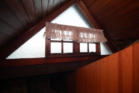 Casa à venda com 240m², 2 quartos e 2 vagasSotã