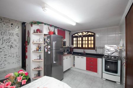 Casa à venda com 240m², 2 quartos e 2 vagasCozinha - Armários