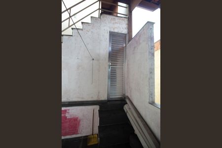 Casa à venda com 240m², 2 quartos e 2 vagasLavabo 