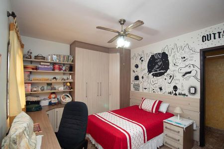 Casa à venda com 240m², 2 quartos e 2 vagasSuíte 2