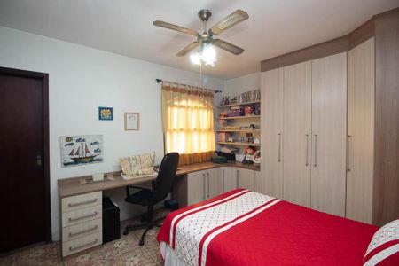 Casa à venda com 240m², 2 quartos e 2 vagasSuíte 2