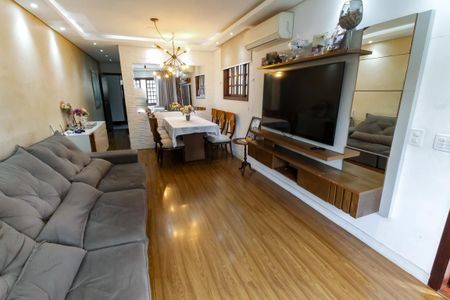 Casa para alugar com 155m², 4 quartos e 4 vagas Casa para alugar com 155m², 4 quartos e 4 vagasSala