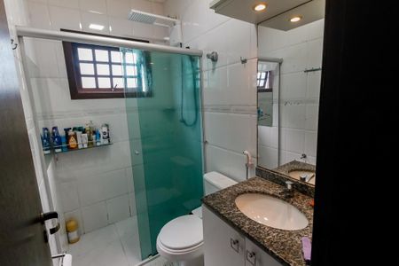 Casa para alugar com 155m², 4 quartos e 4 vagas Casa para alugar com 155m², 4 quartos e 4 vagasBanheiro da Suíte 1