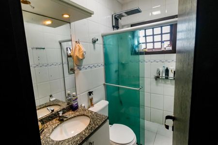Casa para alugar com 155m², 4 quartos e 4 vagas Casa para alugar com 155m², 4 quartos e 4 vagasBanheiro Corredor