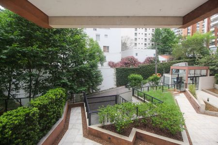 Apartamento à venda com 130m², 2 quartos e 3 vagasVista da Suíte 1